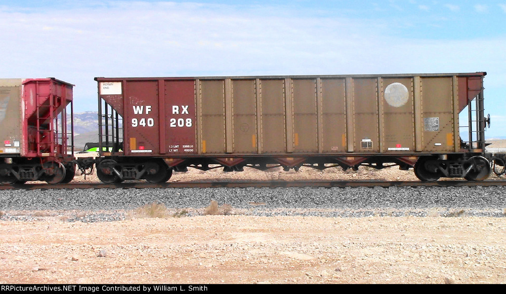 EB Unit Empty Hooper Frt at Erie NV  07-28-2022 -16